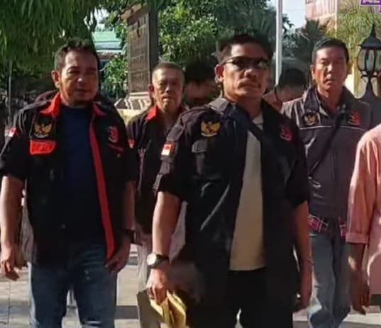 Ketua Umum Adi Warnan Lubis Bersama Pengurus TKN