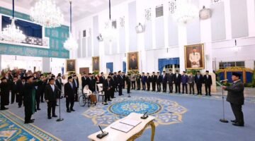 Presiden Prabowo Subianto resmi melantik 26 anggota Dewan Pertimbangan Presiden (Wantimpres) Republik Indonesia. Acara pelantikan tersebut digelar di Istana Negara, Jakarta, pada Jumat siang, 2 Oktober 2026.